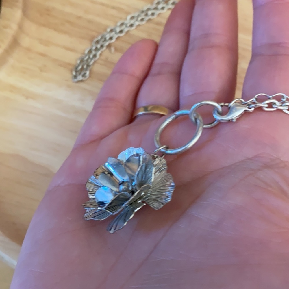 Flower Necklace - Picture 7 of 7
